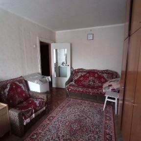 Гостінка 30м. кв в центрі ВІЛЬНА
