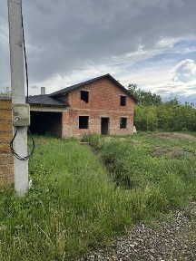 Продам недобудований будинок в Сторожинці