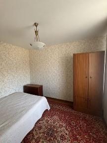 Двокімнатна квартира з гаражем в центрі