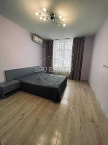 Продам 2к квартиру 74м Дніпровська Набережна 26І метро Осокорки 2 хв