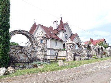 Продам розкішний будинок Жовтневе