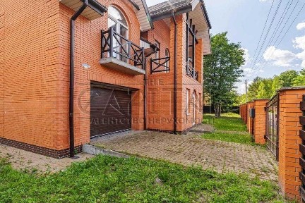 Продаж будинку/с. Гора/КМ Парк Хаус/Бориспільський район/330 м2/11 соток/2 поверхи/газ/без ремонту
