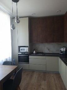 Продам 3-х кім., новий ремонт, сталінка, центр, набережна, пров. Крупської 4