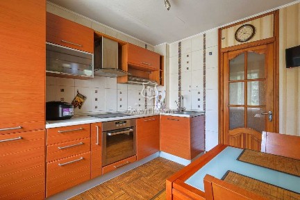 Киев, Златоустовская ул., 4