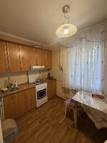 Здається 2 кімнатна квартира на Героїв десантників з меблями та технікою.