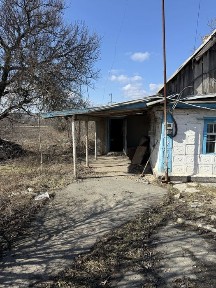 Продам участок земли с домом !
