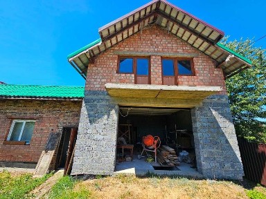 Продається цегляний будинок поблизу м. Стрий в с. Гірне.