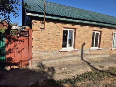 3 Кімнатний Будинок. Шкільний. Окремий двір!