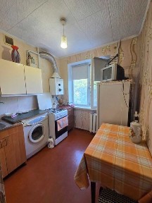 2-кімнатна квартира на Ковалівці в закритому дворі, 3 поверх