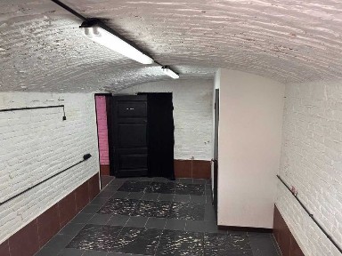 Продається фасадне приміщення площею 30 кв. м. біля Краківського р-ку