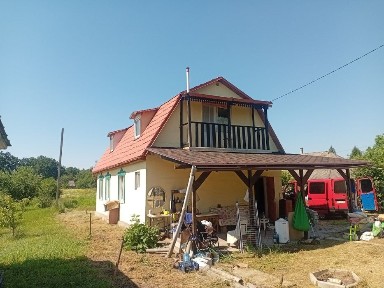 Продам новый дом в жилом состоянии