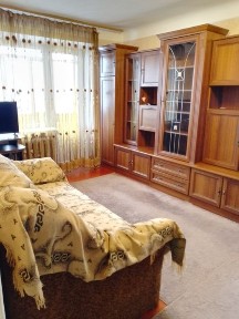 Оренда двокімнатної квартири в центрі площадь