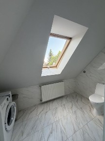 Квартира 55 м. кв. в центрі міста р-н парку річки. Світло цілодобово.
