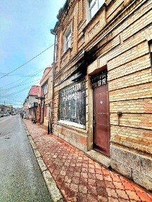 Продається фасадне приміщення в Центрі міста
