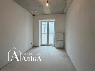 Продам велику 3-кімнатну квартиру в центральні частині міста