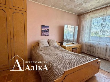 Продам 4-кімнатну квартиру з хорошим плануванням