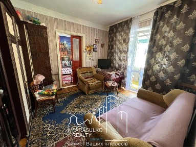 Продам 2-кімнатну квартиру з гаражем!