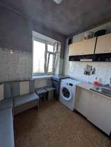 Продам двухкомнатную квартиру в Высотном доме на Новых Домах.