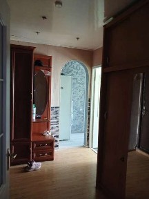 Продам 2-к квартиру 45м² возле метро Дворец Спорта, ул. Каденюка + ГАРАЖ