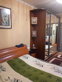 Продам класнючу, з сучасним ремонтом 3 кімнатну квартиру в Дергачах (р-н старого газового хозяйства)