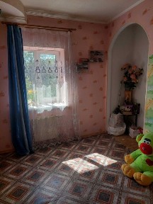 Продам ( Продаж ) 2 поверхову 2 кімнатну квартиру в центрі