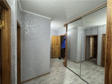 Продам 2 комнатную квартиру метро Киевская