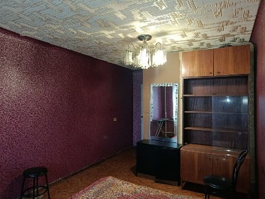 3кім біля Цирку, Центр, метро Левада