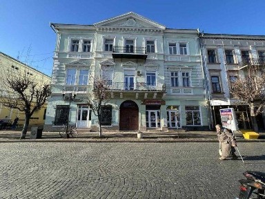Продаю 2х кімнатну квартиру пл. Відродження