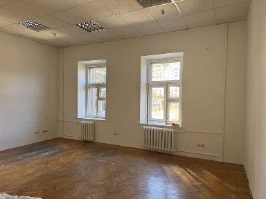 Аренда офисных кабинетов. Напротив ЦУМа