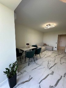 Євротрикімнатна квартира з новим шикарний ремонтом