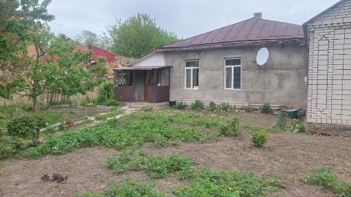 Продам частину будинку. Вул. Сагайдачного, 7.