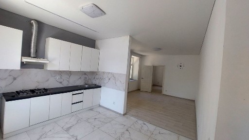 Продам 2-кімнатну квартиру. Вул. Вірменська, 80.