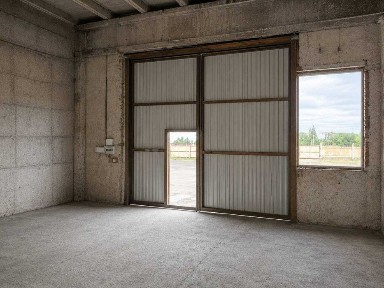 Продаж цегляного складу з асфальтованою територією 40 cот