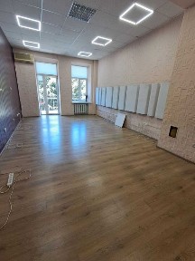 Сдам помещение 135 кв. м под коммерцию. ЦЕНТР, пр-т Яворницкого, 42