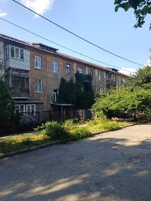 Продам 4-кімнатну квартиру в районі пр. І.Мазепи