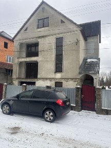 Продається будинок площею 295 кв. м