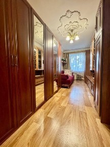 Продаж квартири на проспекти Науки / Гагарина