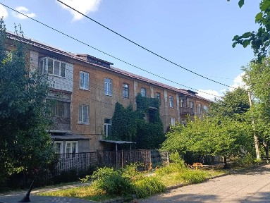 Продам 4-кімнатну квартиру 77кв. м в районі пр. І.Мазепи (новий варіант, можна серттфікат, ваучер і т. д.)