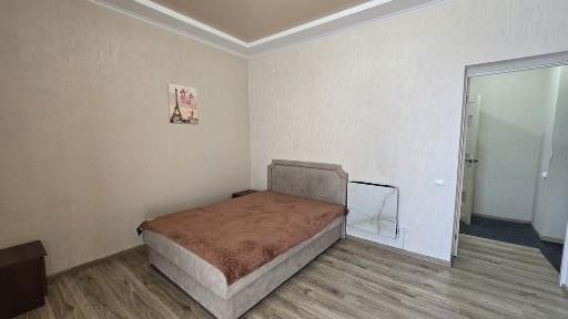 Довгострокова аренда квартири на Шкільному