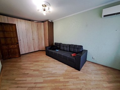 Злаю 1-кімн. квартира ЮЗР, вул. Руставі 13