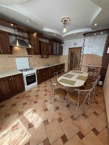 Продаж 3 км квартири по вул. Плугова