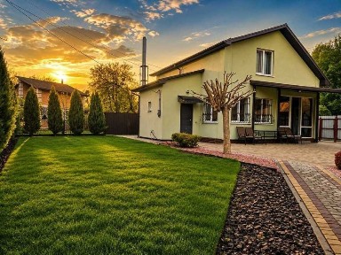 Продаж сучасного 2-поверхового будинку - лише 10 хвилин до центру міста. Терешки