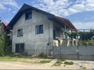 Перечин 500$/м2 центральні комінікації, газ