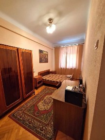 здається двокімнатна квартира на вул. Бандери