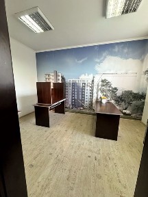 Продаж комерція/приміщення/офіс/нежитловий фонд/комерційне приміщення фасадний вхід, район Левандівка вулиця Роксоляни