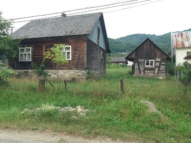 Продається будинок центр села Водиця.