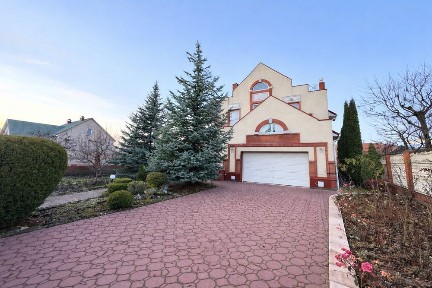 Продам будинок (Дивокрай). Земельна ділянка 20 сот.