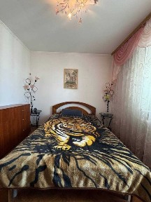 Оренда трикімнатної квартири Озерна