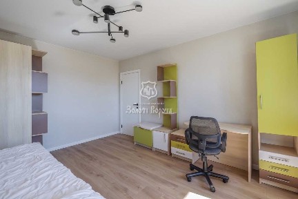 Продаж 3-кімнатної квартири 81.3 м², Вишняківська вул., 5А
