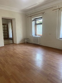 Продається частина будинку у передмісті Одес